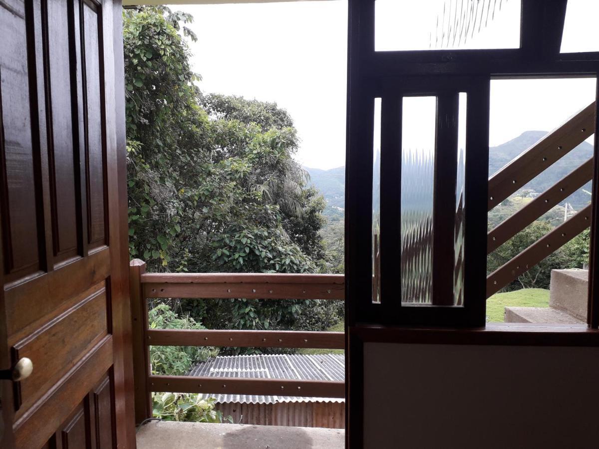 Casa Aconchegante Com Linda Vista A 5 Min Do Centro Villa โนวาฟริบูร์โก ภายนอก รูปภาพ